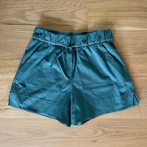 Lululemon Cinchable Waist High-Rise Woven Short 3.5”, size: XS